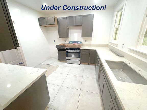 4th image of 1065 N Los Robles Ave