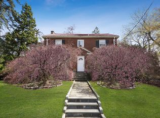 450 Wolfs Ln, Pelham, NY 10803