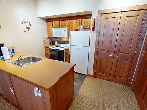5th image of 423/425 Highland House