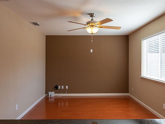 5th image of 4749 Orange Grove Ave