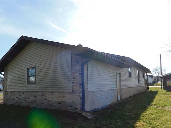 4th image of 5760 N Morton St