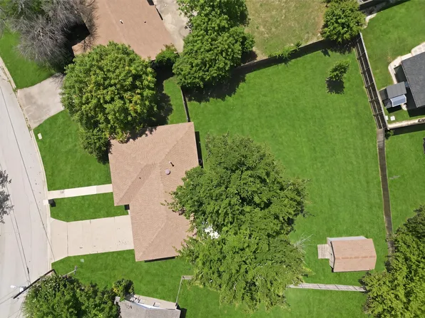 332 S Sealy Ave, Justin, TX 76247