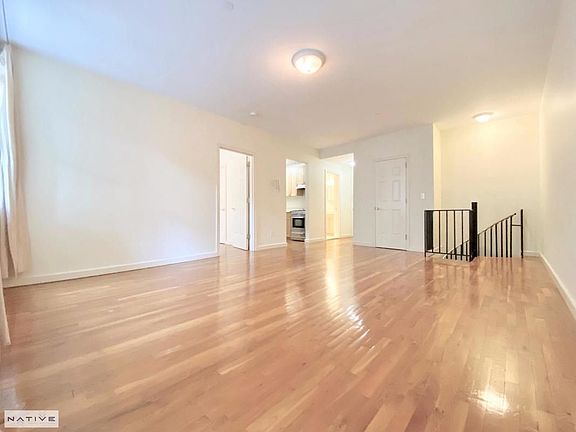 5th image of 940 Lorimer St #C