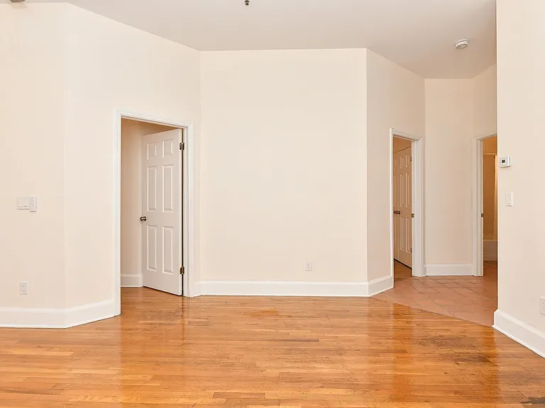 1115 Willow Ave #108 — Photo 3