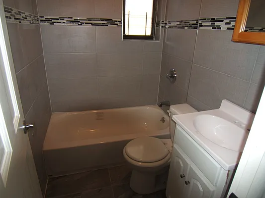 Rented by Joel Weisz, LREB | media 29