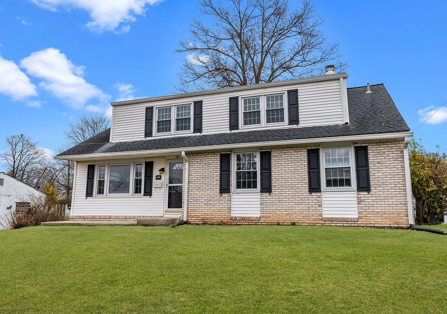 Updated 5 bed 2.5 bath Single Home available Oct 1 in Warminster — Photo 2