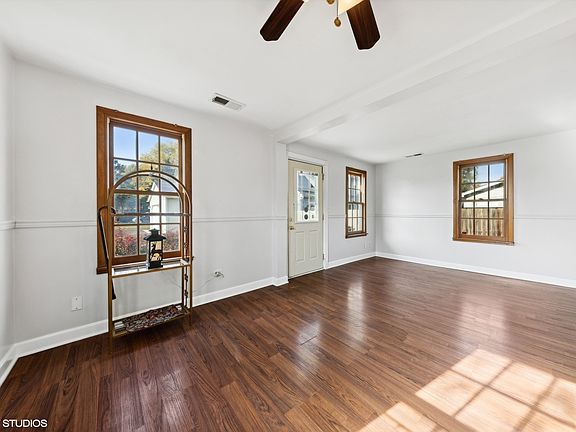 5th image of 3S551 Elizabeth Ave
