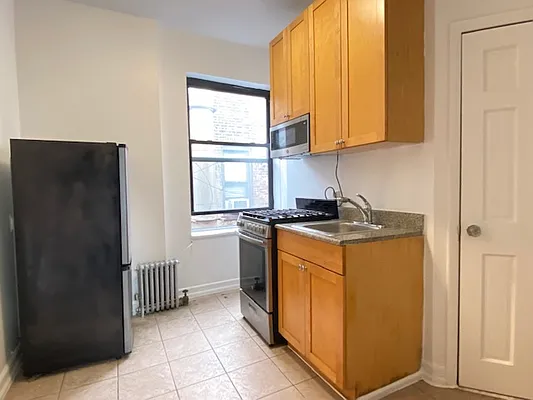 Rented by Beekman Street Realty | media 21
