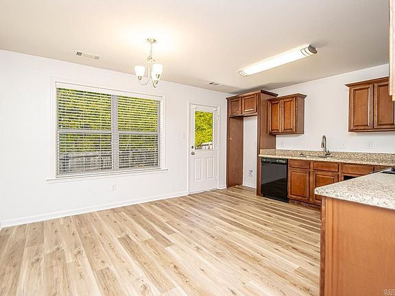 4th image of 5696 Heritage Heights Dr
