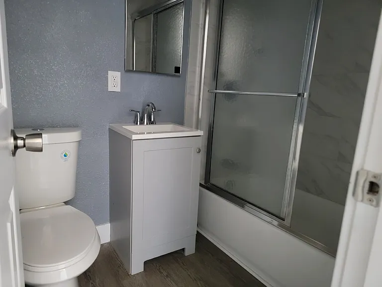 216 W New York Ave #4 — Photo 6