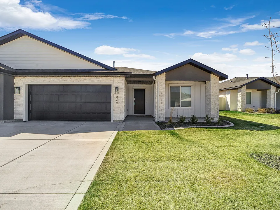 865 Shadowleaf Ave