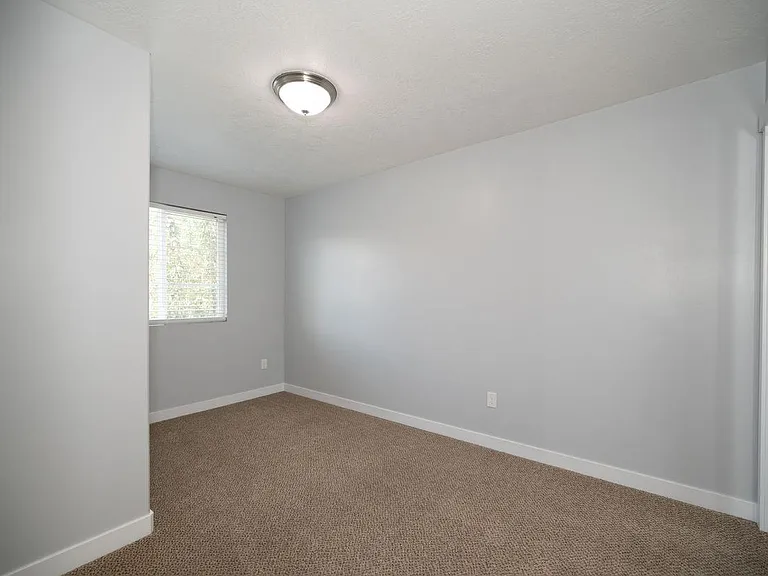 11216 S Summer Heights Dr W — Photo 17