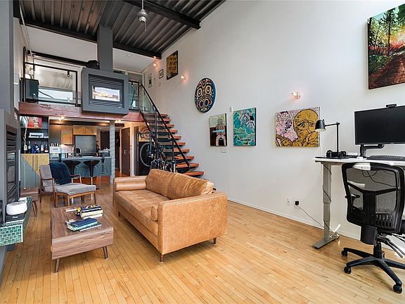 5th image of 1030 Meares St #206