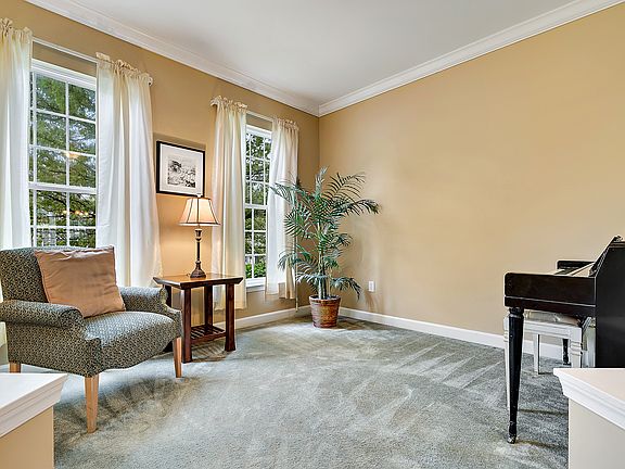 5th image of 510 Estate Ave