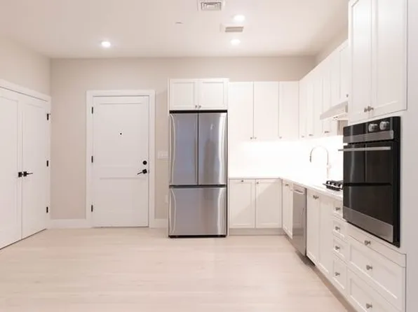 198 Green St APT 1, Jamaica Plain, MA 02130