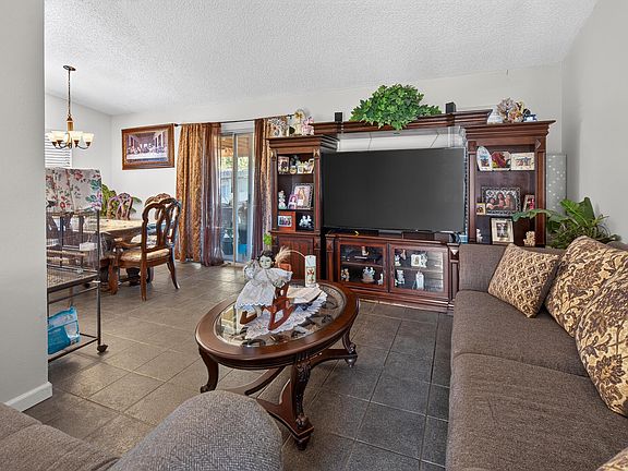 5th image of 560 Manor Avenue