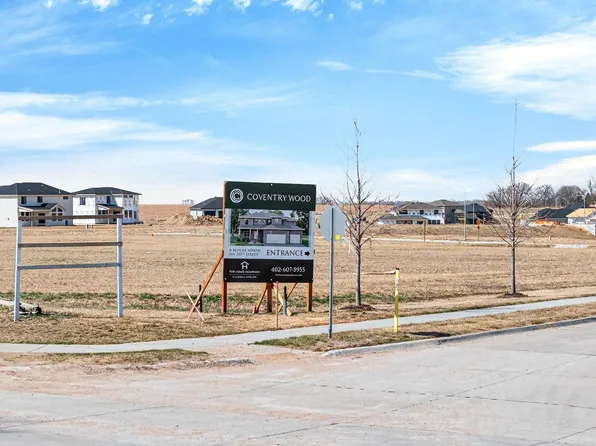 6513 215th St, Elkhorn, NE 68022