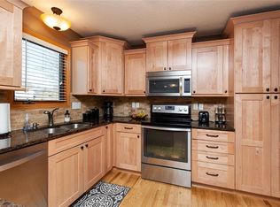 870 Spruce St, Waukee, IA 50263
