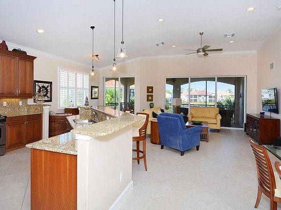 3rd image of 133 Bella Vista Ter Unit C