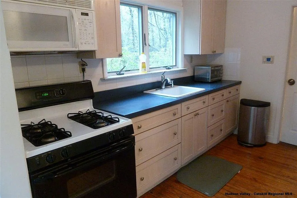 W Saugerties Rd, Woodstock — Photo 3
