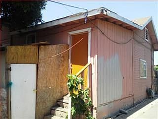 3rd image of 1686 E San Antonio St