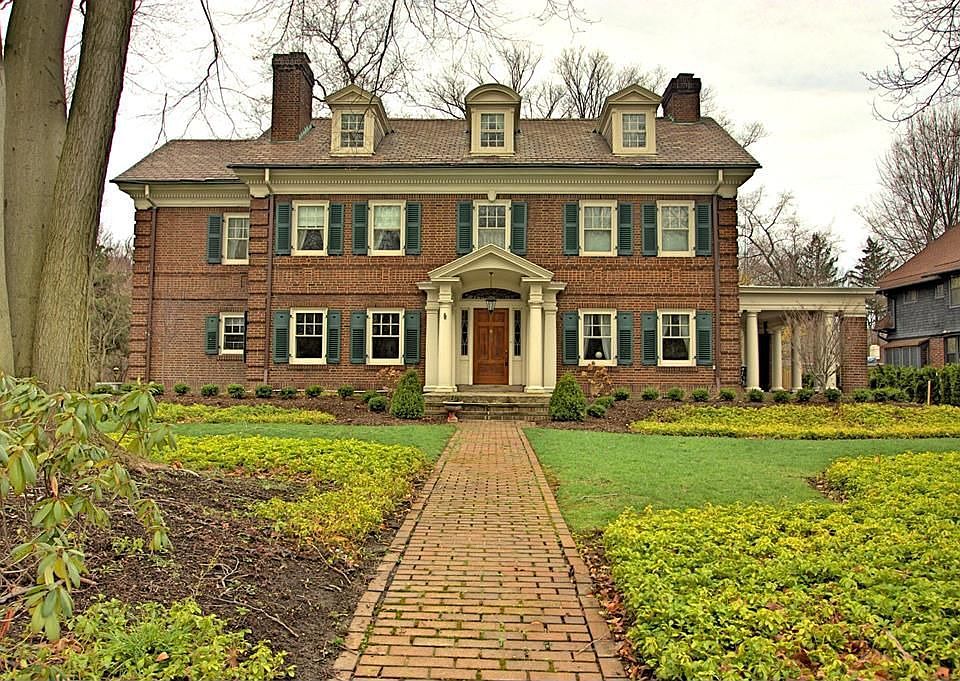 1st image of 3052 Fairmount Blvd
