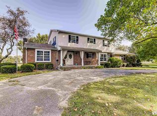 815 W Walnut St, Chatham, IL 62629