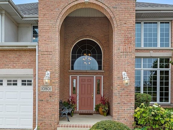 2nd image of 10801 Chaucer Dr