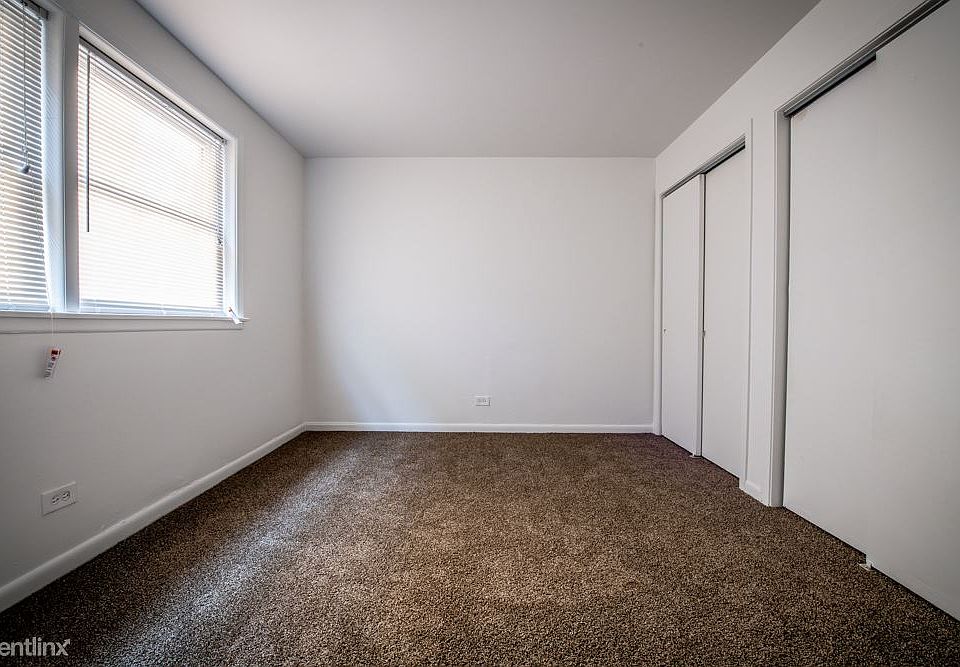 10933 S Vernon Ave Apartments Chicago Bedroom_02