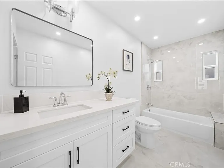 1558 Hauser Blvd — Photo 12