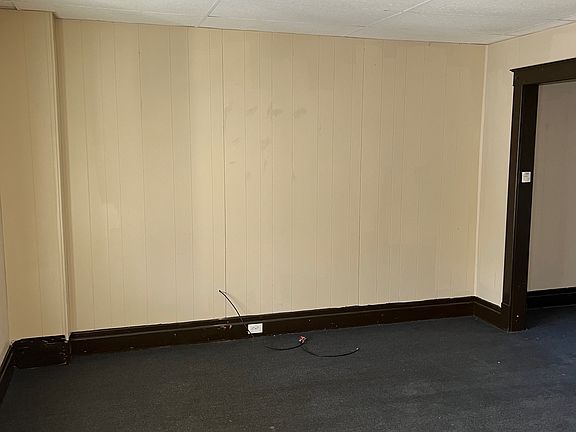 5th image of 1868 Weston Ave