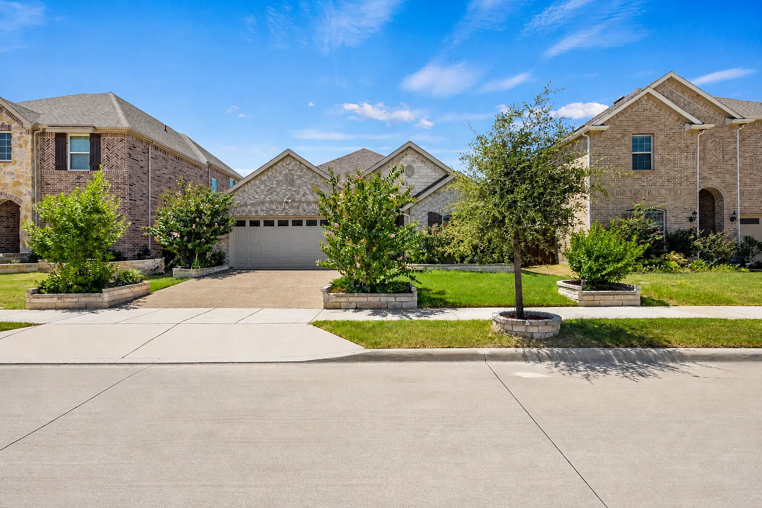 4 bed, 2191 sqft, $2,995 — Photo 1