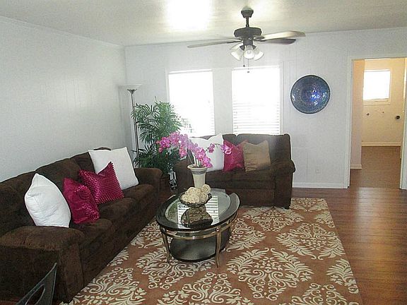 2nd image of 406 W Gulf St