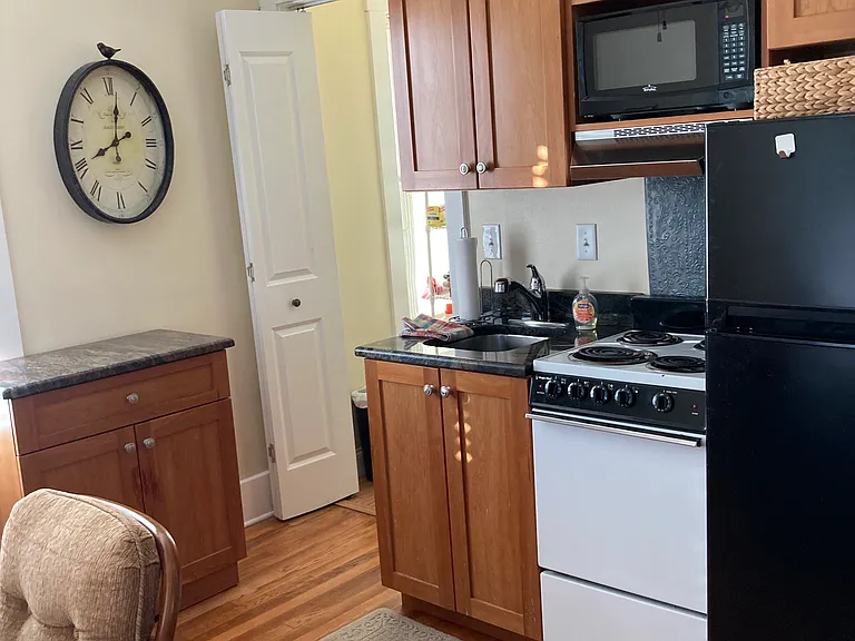 235 Scotland St #A — Photo 3