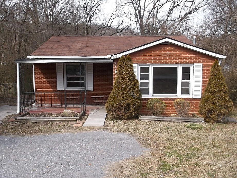 1st image of 4117 NW Lonas Dr