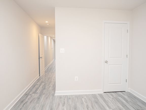 5th image of 719 E 20th St