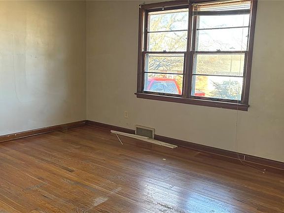 5th image of 9481 Adler Ave