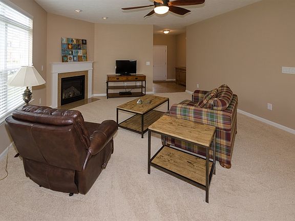 5th image of 10953 Chapel Woods Blvd N