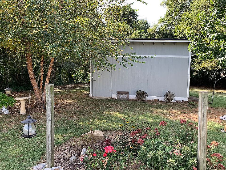 2nd image of 2219 Beeler Ave