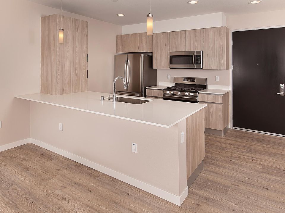 1st image of 16300 Ventura Blvd APT 202