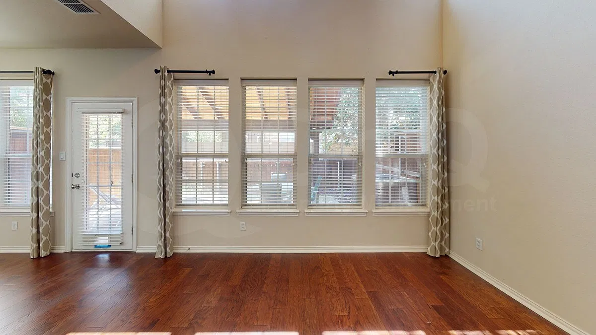 3 bed, 2.5 bath, 1667 sqft, $2,450 — Photo 3