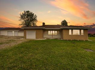 8570 Peach Ridge Ave NW, Sparta, MI 49345