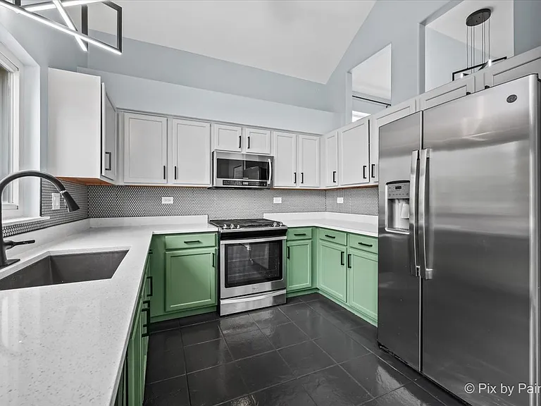 1601 Newgate Ct — Photo 9