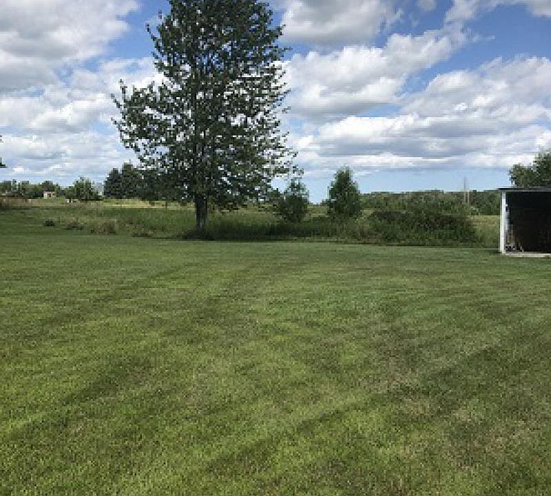 2nd image of W Sanilac Rd