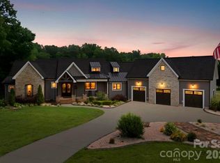 5200 Shoreview Dr, Concord, NC 28025