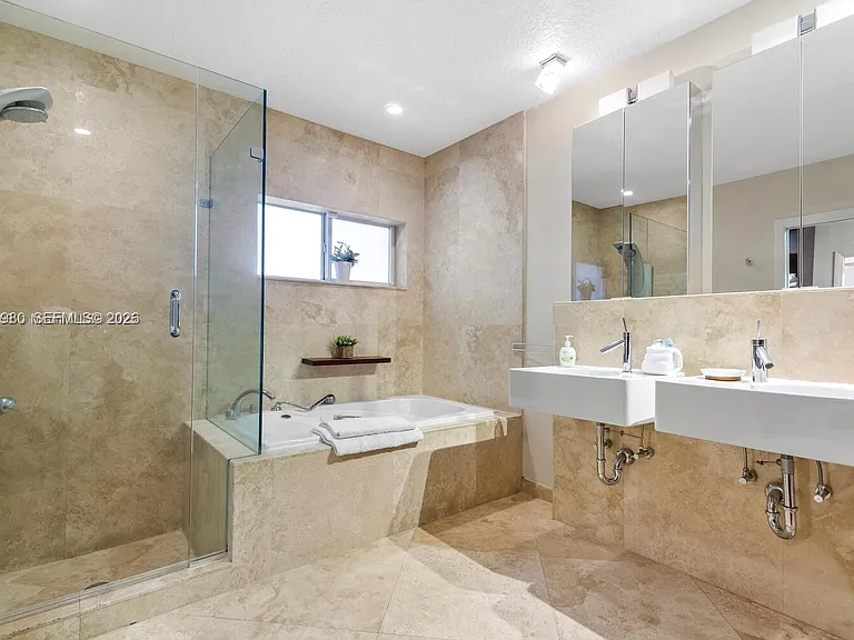 4101 Bayview Dr — Photo 41