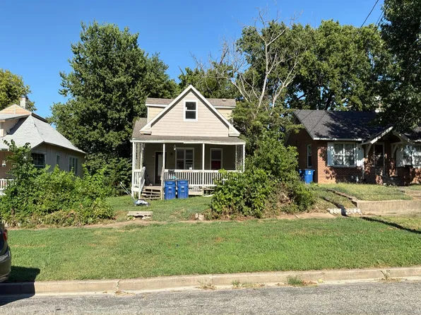 120 S Garfield Ave, Chanute, KS 66720