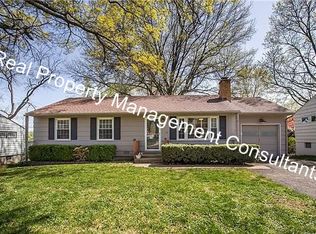 7111 W 71st St, Overland Park, KS 66204