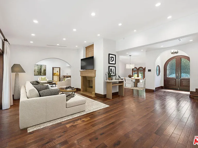 2108 San Ysidro Dr — Photo 5