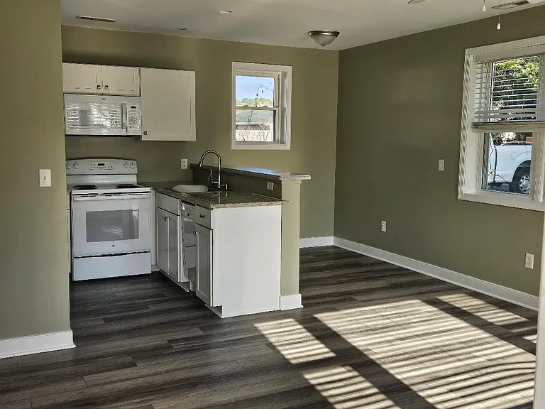 282B E Fairway Dr #B — Photo 2